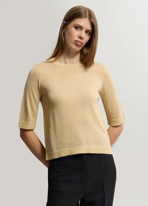 Bluza zategnuta pri dnu