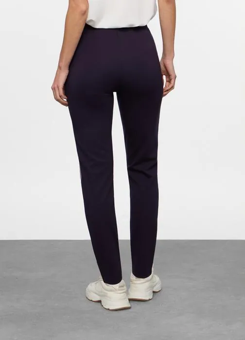 Slim fit tajice s kontrastnim prugama