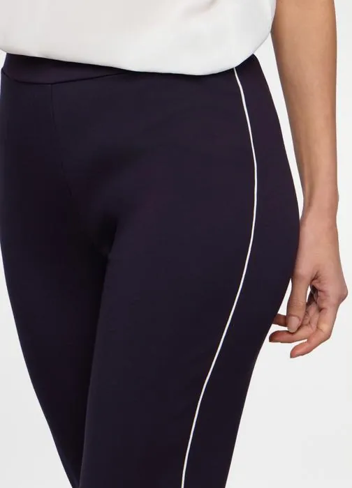 Slim fit tajice s kontrastnim prugama