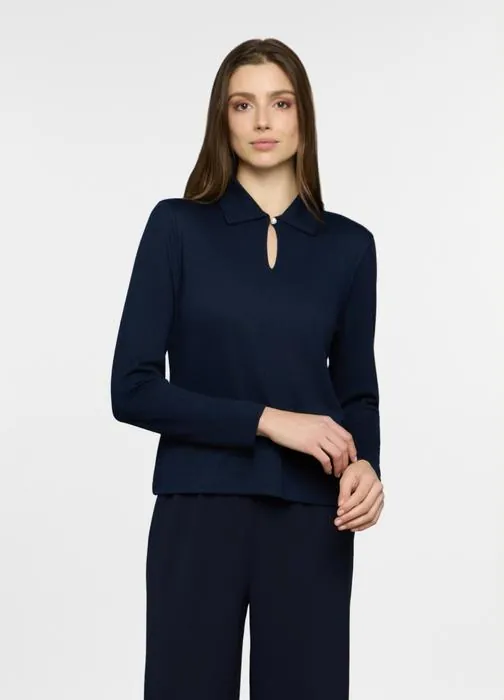 Bluza s kapljastim izrezom i gumbom