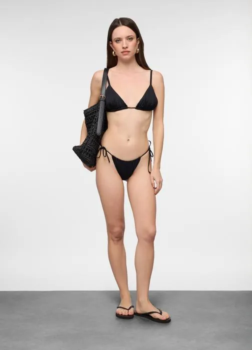 Ženski bikini trokut