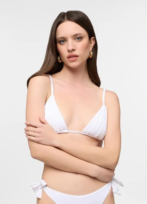 Ženski bikini s trokutastim topom