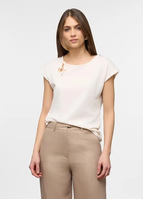 Ženska majica s cut out detaljem