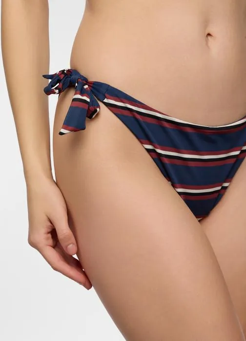 Ženski bikini s prugastim uzorkom